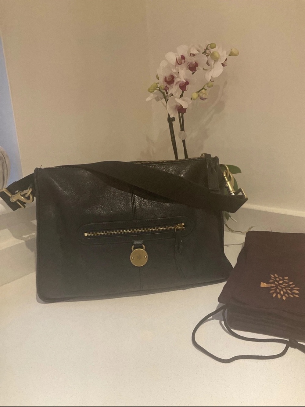 Mulberry Black Leather Shoulder Bag with Gold Hardware